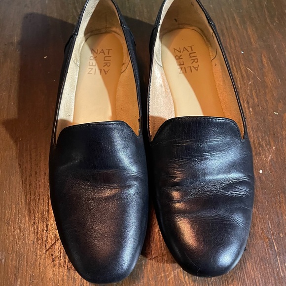 Naturalized Black leather loafers size 7M - Picture 3 of 7
